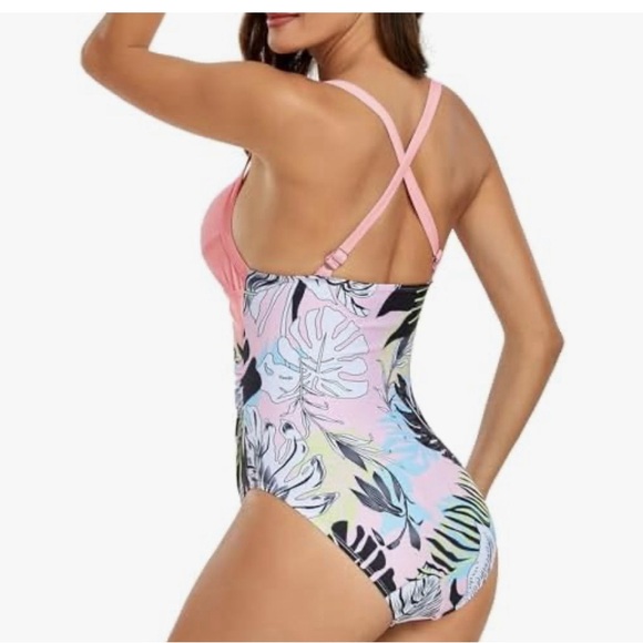 Women’s one piece - Picture 2 of 4